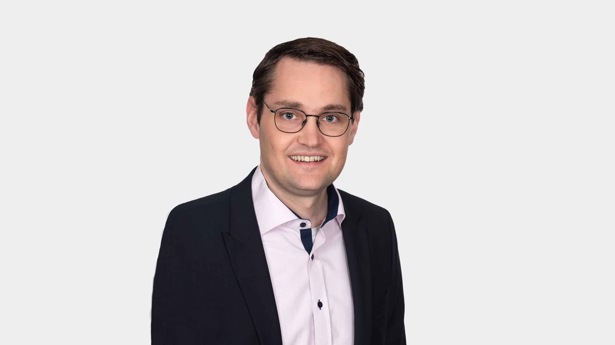 AXA Schweiz ernennt Franc Büsser zum Leiter Brokerkanal.