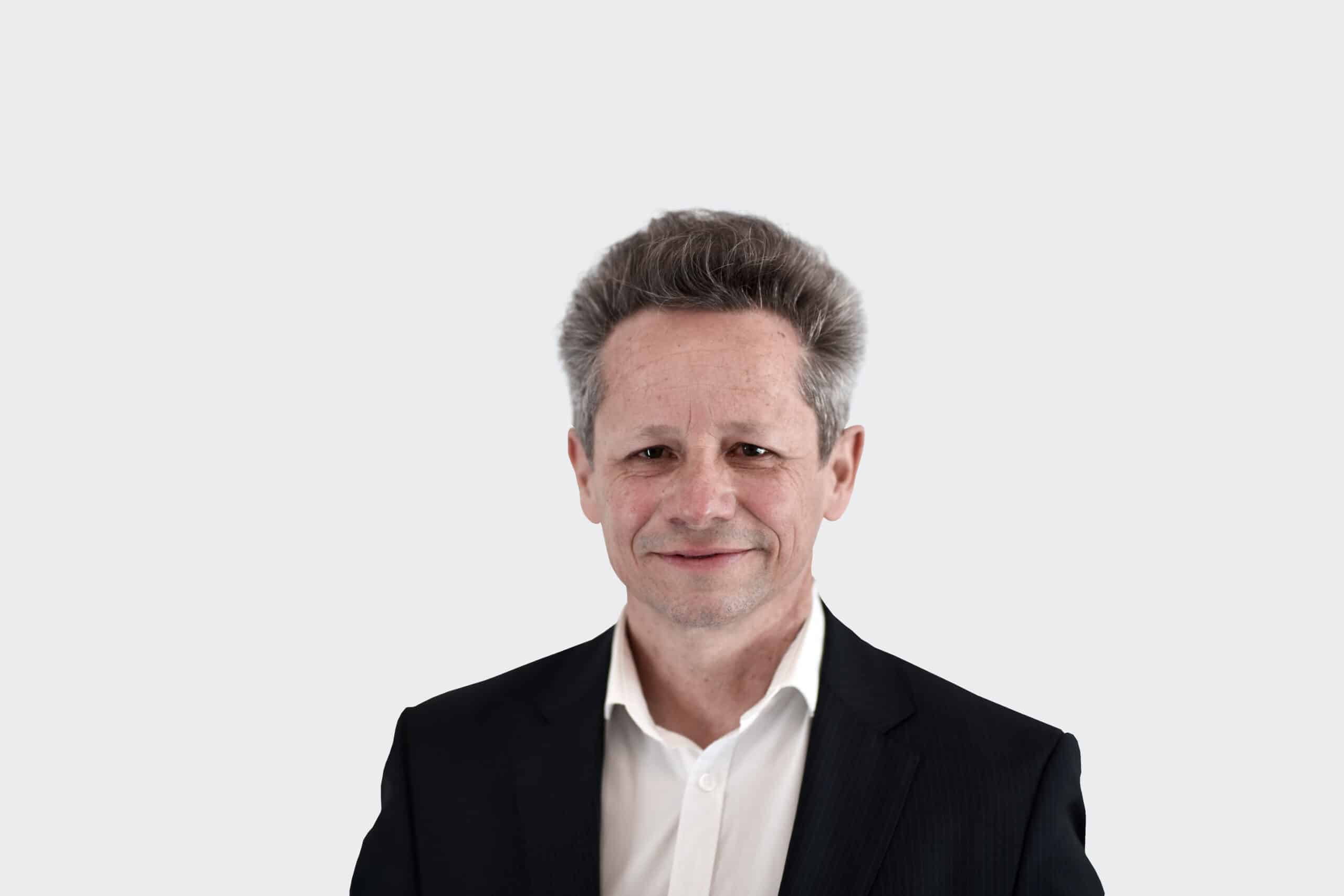 FINMA Vermittler-Symposium: André Steiner, VR-Präsident und Geschäftsleiter Mendo AG beantwortet Fragen betr. Aus- und Weiterbildung, die den Brokermarkt besonders interessieren.