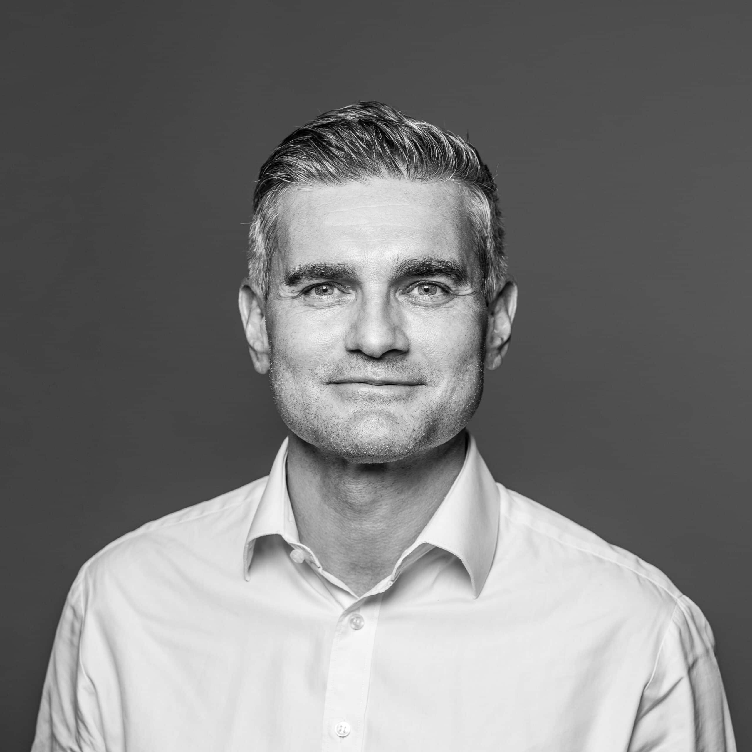 Howden erwirbt Perennial SA und expandiert in die Westschweiz: Sacha Baumli neuer Regionaldirektor Westschweiz.