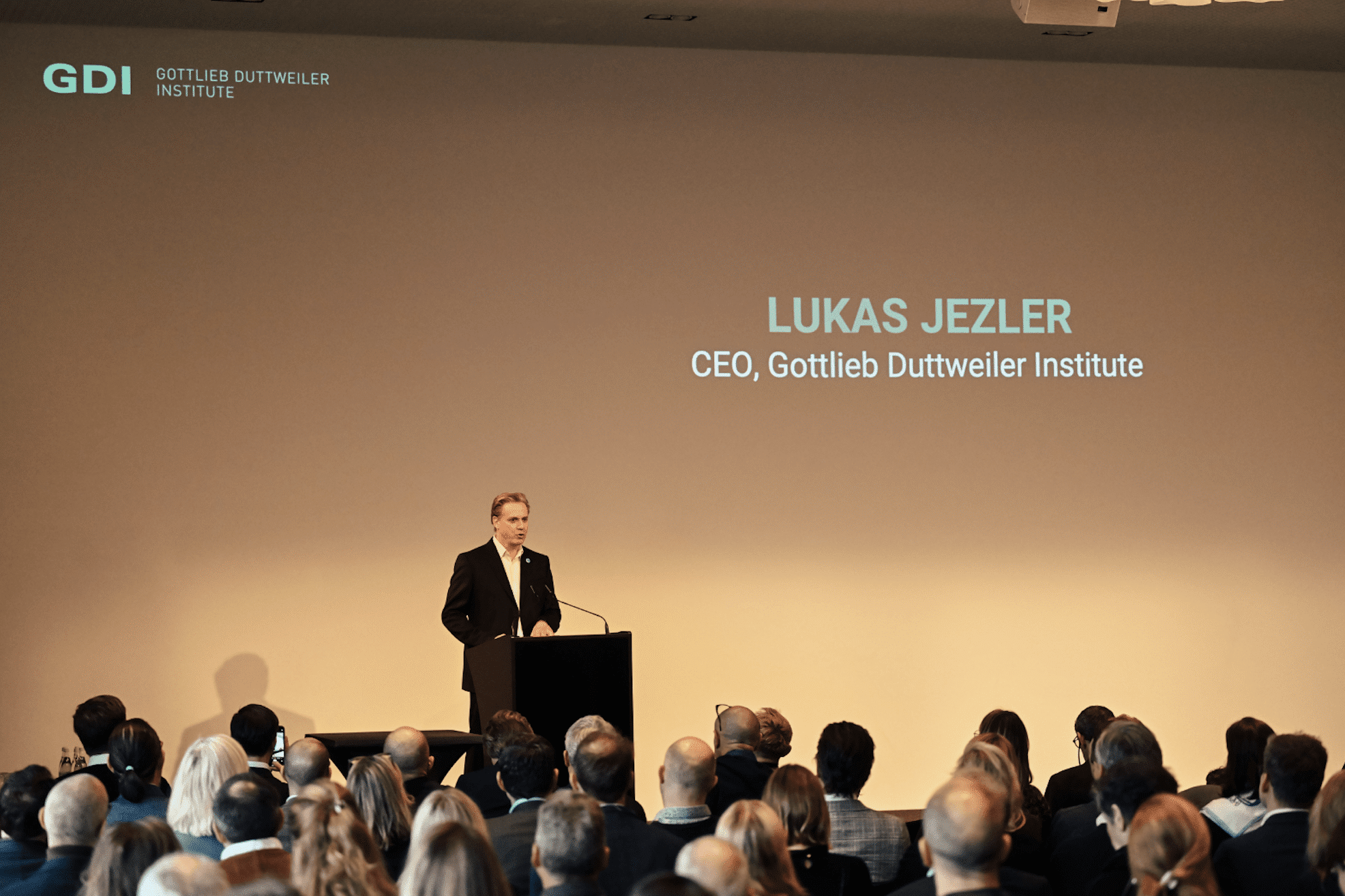 KI und der Wandel der globalen Arbeitswelt anlässlich des 21. European Trend Days.