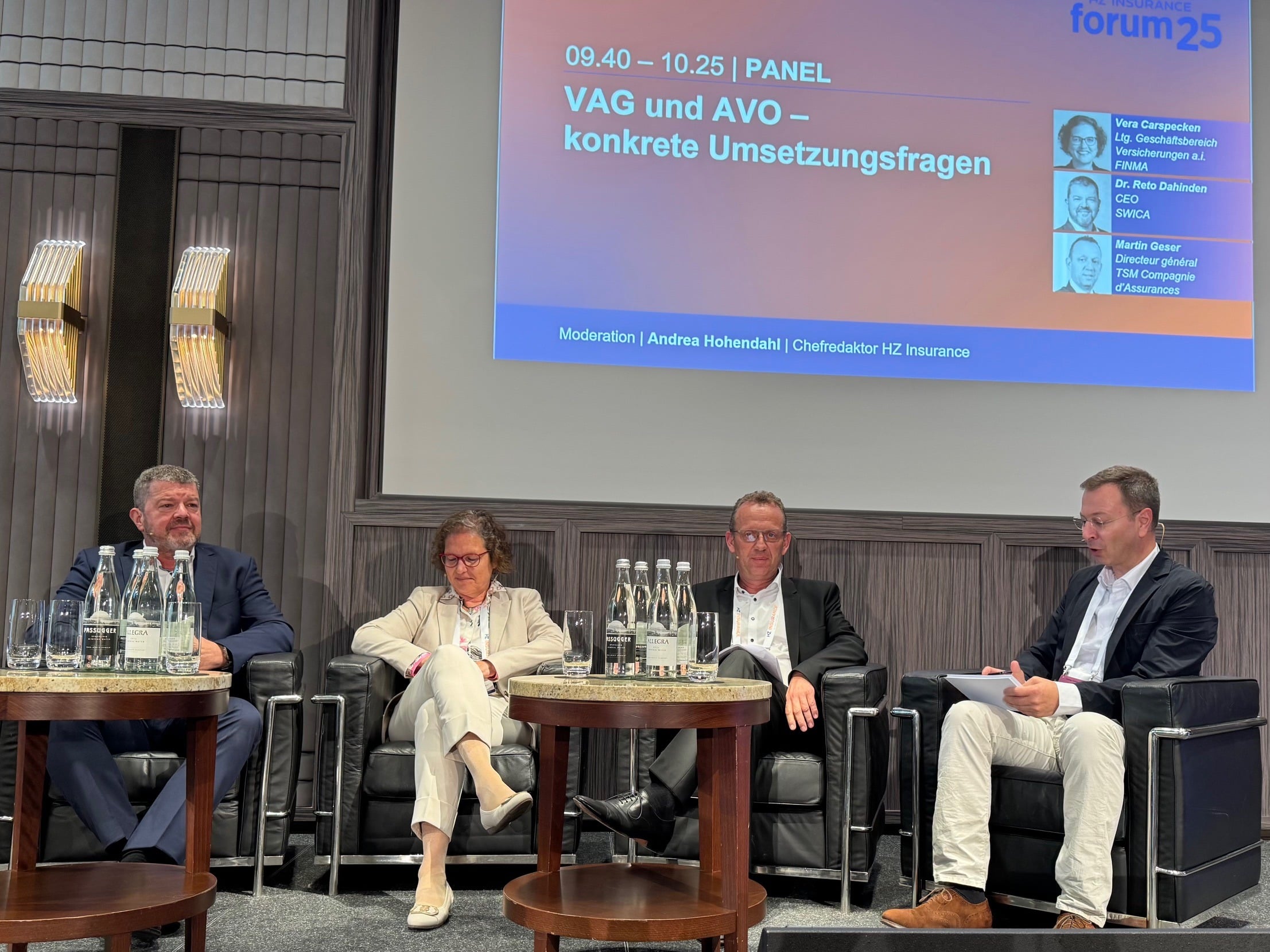 Regulation under Pressure: Dr. Reto Dahinden, CEO SWICA, Vera Carspecken, FINMA, Martin Geser, Directeur général TSM Compagnie, Andrea Hohendahl, Editor-in-Chief HZ Insurance.