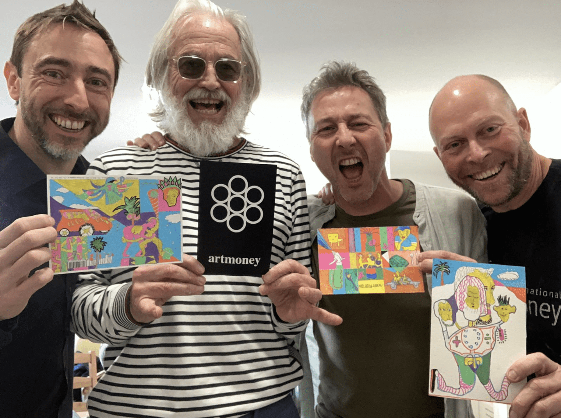 Obdachlos aus freien Stücken: Eine zufällige Begegnung. V.l.n.r.: Pat, Lars (der Sänger), Phil, Lars (der obdachlose Künstler).