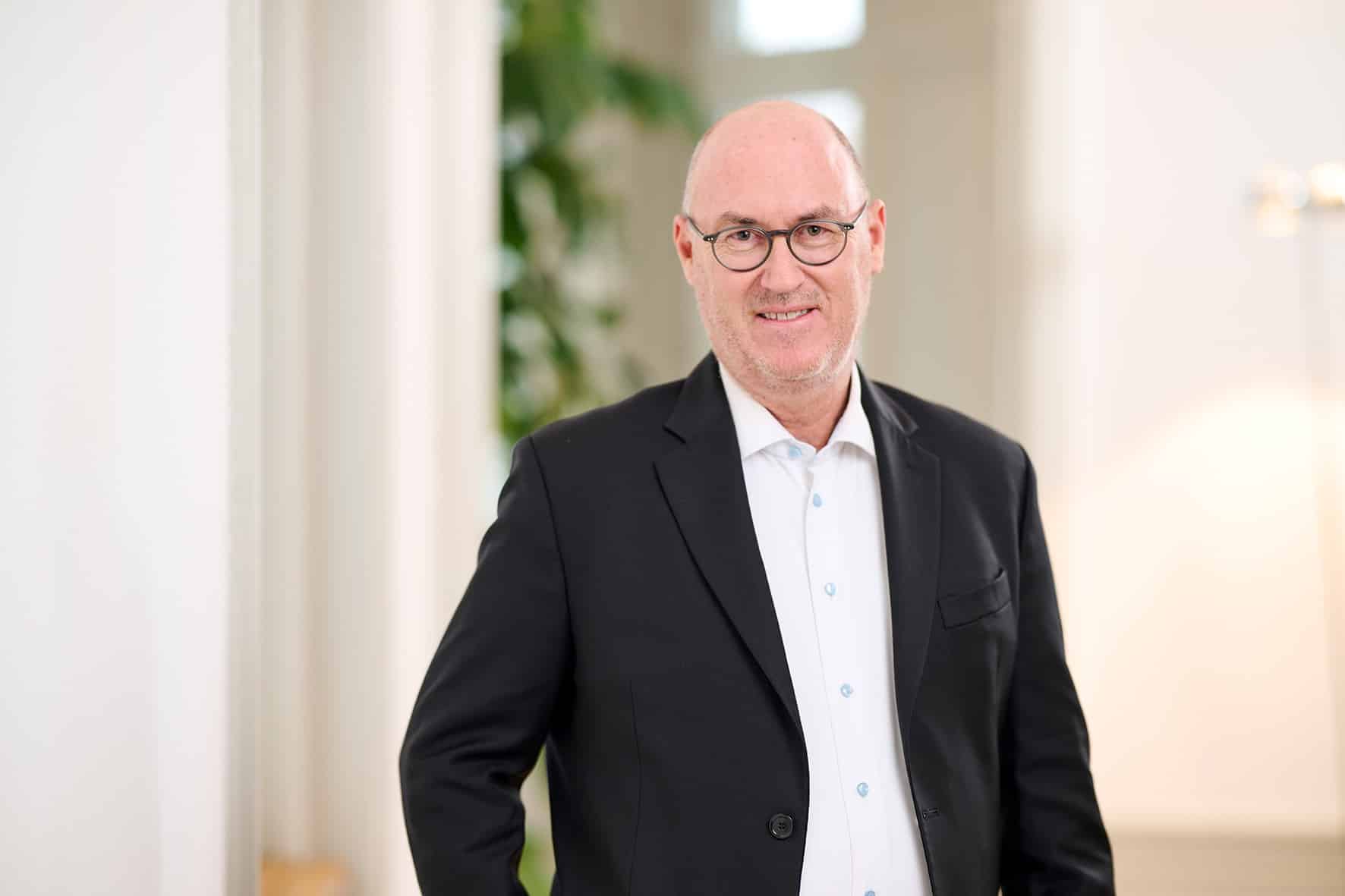 Underwriting-Experte Frank Versluis stärkt internationales Geschäft der RMS Risk Management Service.