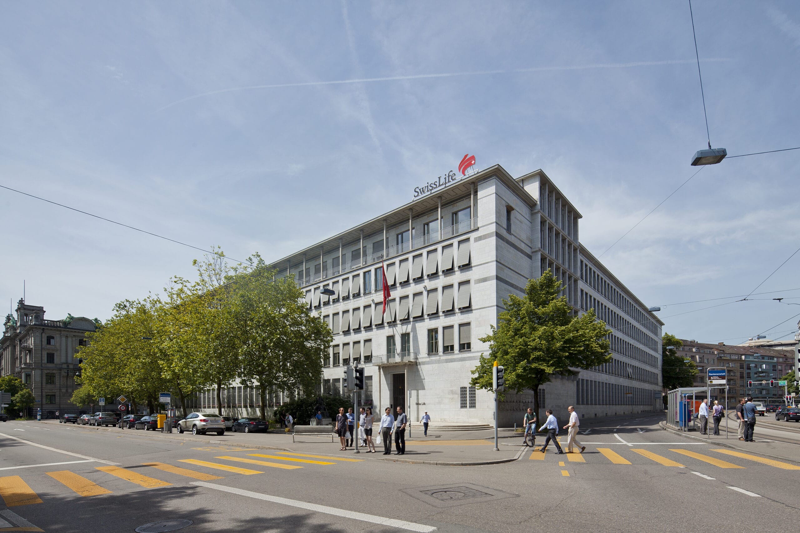 Swiss Life mit stabilem Wachstum und solidem Betriebsgewinn im ersten Halbjahr 2025.