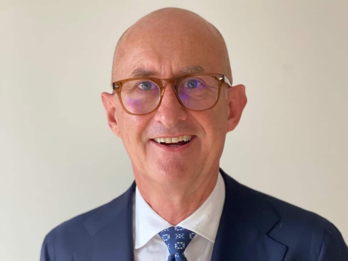 Ronald Kasteel, führender Versicherungstechnologie-Experte, wird Vorsitzender von Simpllifai.